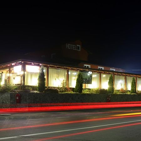 Hotel Romantik Balauseri Экстерьер фото